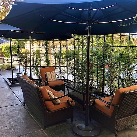 Aggie Inn, An Ascend Collection Hotel-2